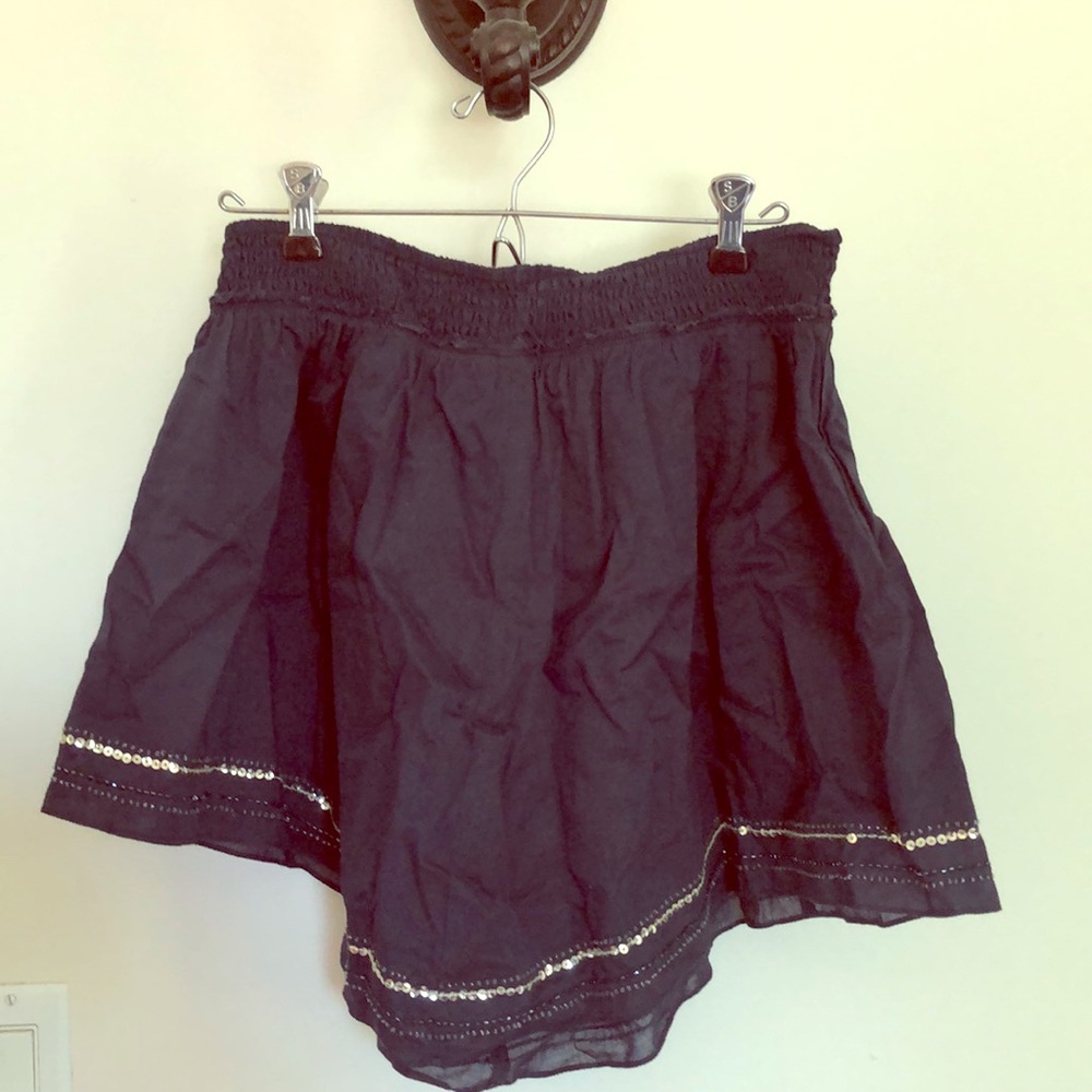 Gorgeous Skirt with Sequinned Details ✨2 for $10✨